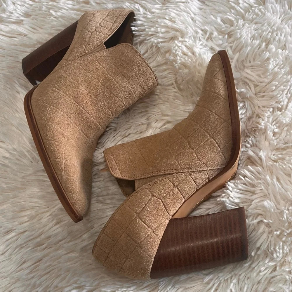 Vince Camuto cintella ankle heeled Boots‎ size 8.5
